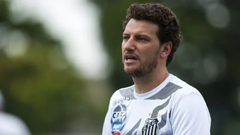 Elano elege camisa 10 que é “mais genial” do que Arrascaeta, do Flamengo