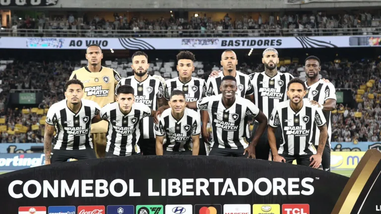 Denílson se coloca acima de estrela do Botafogo: “Eu tinha mais drible”
