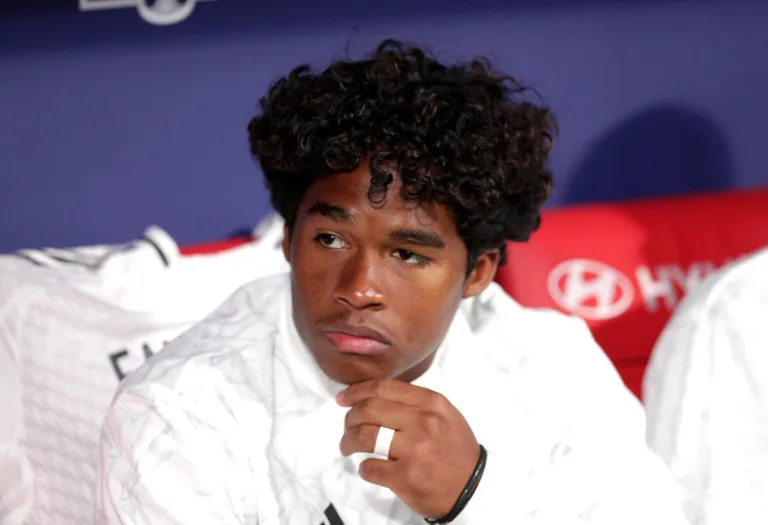 Jornal espanhol ‘As’ mostra Endrick há quatro partidas no banco, ‘invisível’ e ‘fora do mapa’ no Real Madrid