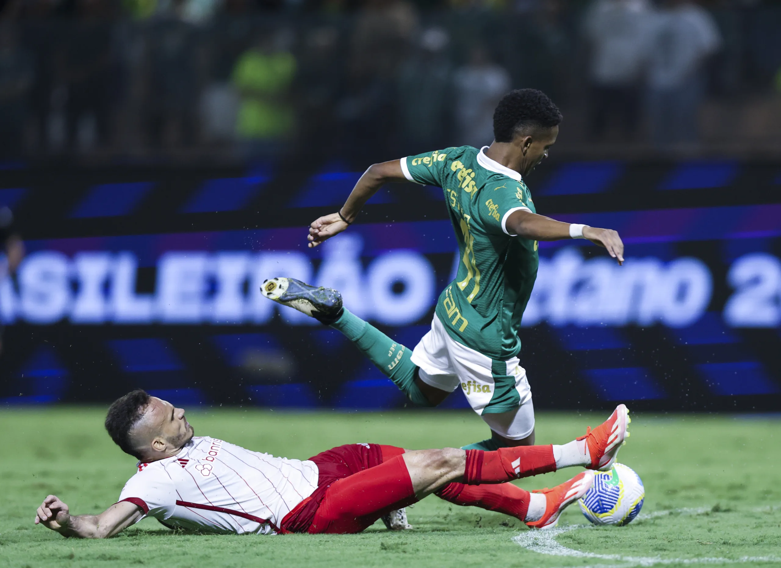 Palmeiras tem Estêvão na transição entre parte física e técnica e perto do retorno aos gramados