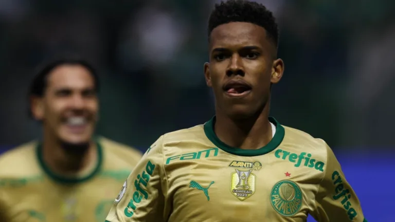 Estêvão, do Palmeiras, deixa recado ao Botafogo na briga pelo Brasileirão