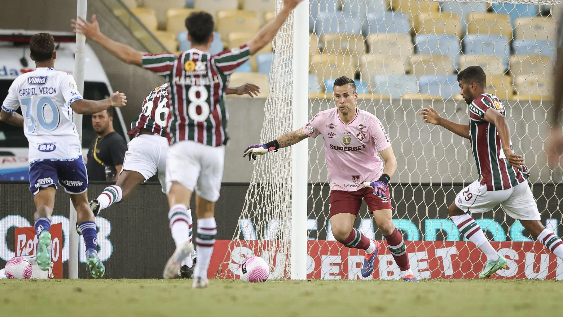 Torcedores do Fluminense elegem jogador que tem salvado time do rebaixamento no Brasileirão