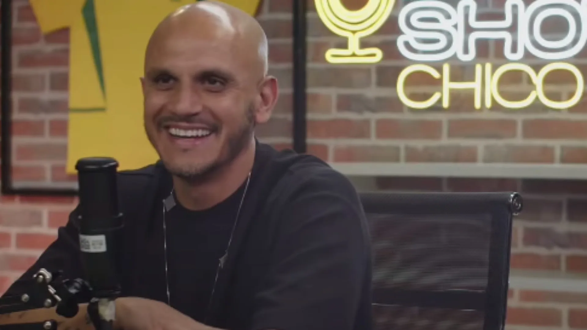 Fábio Santos, ex-Corinthians, fala sobre evolução de Matheus Bidu com Ramón Díaz