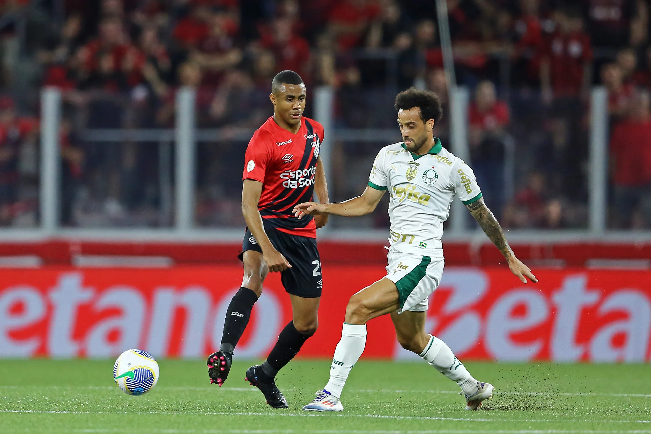 Felipe Anderson, do Palmeiras, faz comparação entre Estêvão e Neymar e revela pedido que fez para Abel Ferreira 