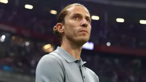 Vampeta cogita arrancada, mas alerta Filipe Luís sobre risco no Flamengo