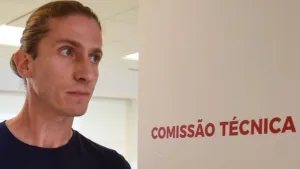 Casagrande define maior façanha de Filipe Luís no comando do Flamengo