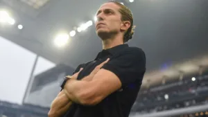 Filipe Luís revela atitude com Bruno Henrique após expulsão em Corinthians x Flamengo