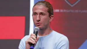 Filipe Luís revela sentimento após sorteio de Flamengo x Atlético-MG