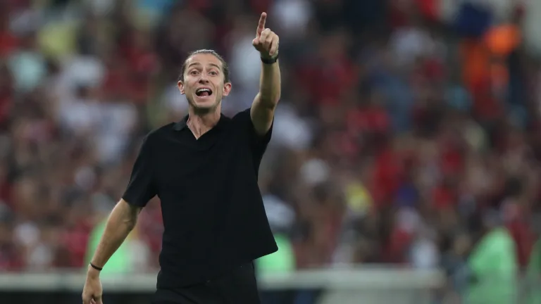 Zico é sincero e cita diferencial do Flamengo com Filipe Luís
