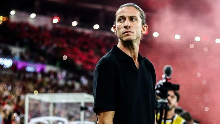 Sormani aponta técnico “oposto” de Filipe Luís no Brasil: “Não é bem visto” 