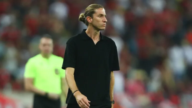 Renato Maurício Prado indica “grande erro” que Filipe Luís corrigiu no Flamengo
