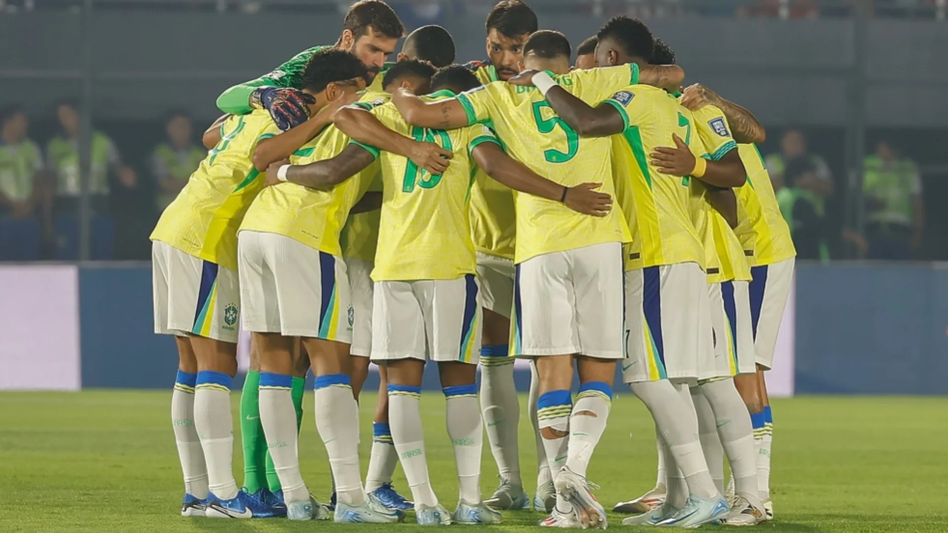 Flávio Prado sugere camisa 9 ideal para a seleção brasileira: “Prateleira diferente”