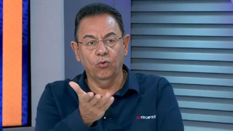 Flavio Prado alfineta estrangeiros ao indicar dois técnicos que “dão aula” no Brasileirão