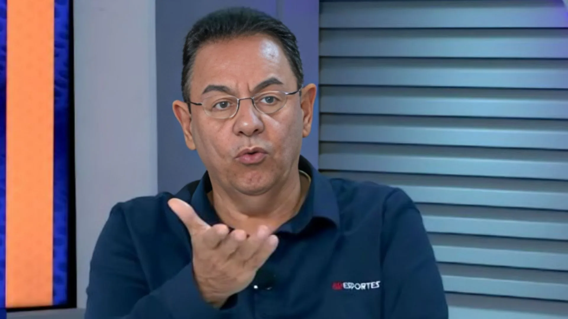 Flavio Prado alfineta estrangeiros ao indicar dois técnicos que “dão aula” no Brasileirão