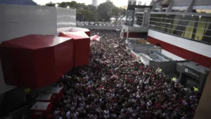 Torcedores do River Plate fazem festa e impulsionam o time antes da decisão contra o Atlético-MG na Libertadores