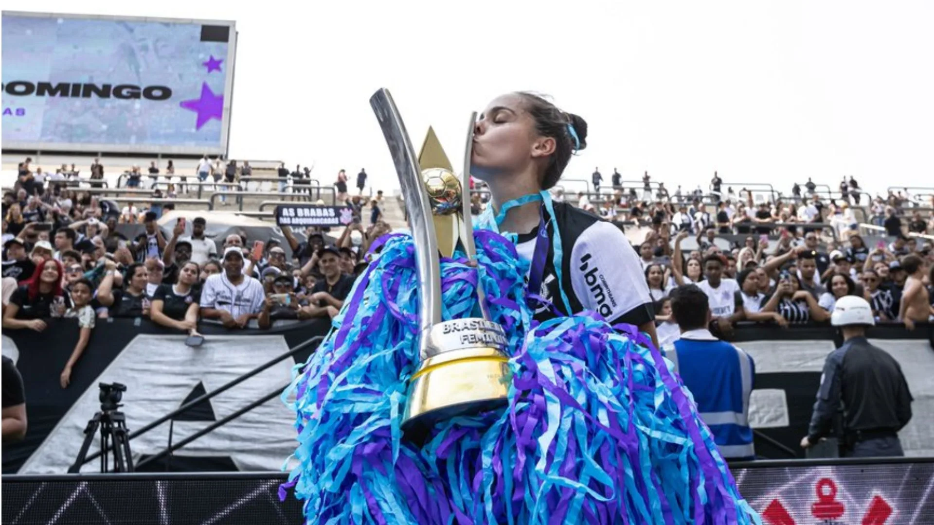 Ronaldo Fenômeno destaca presença de Gabi Portilho, do Corinthians, no prêmio Bola de Ouro