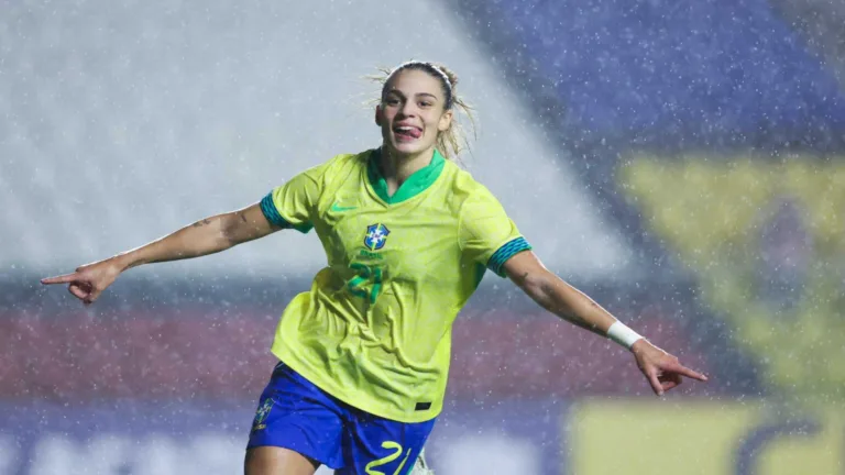 Debaixo de chuva, Brasil vence a Colômbia em amistoso feminino