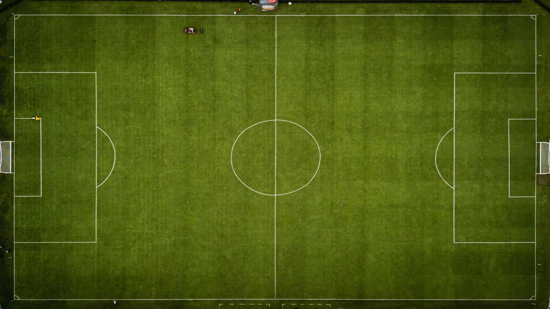 Denilson leva torcedores ao delírio com golaço no Futebol da Esperança; assista