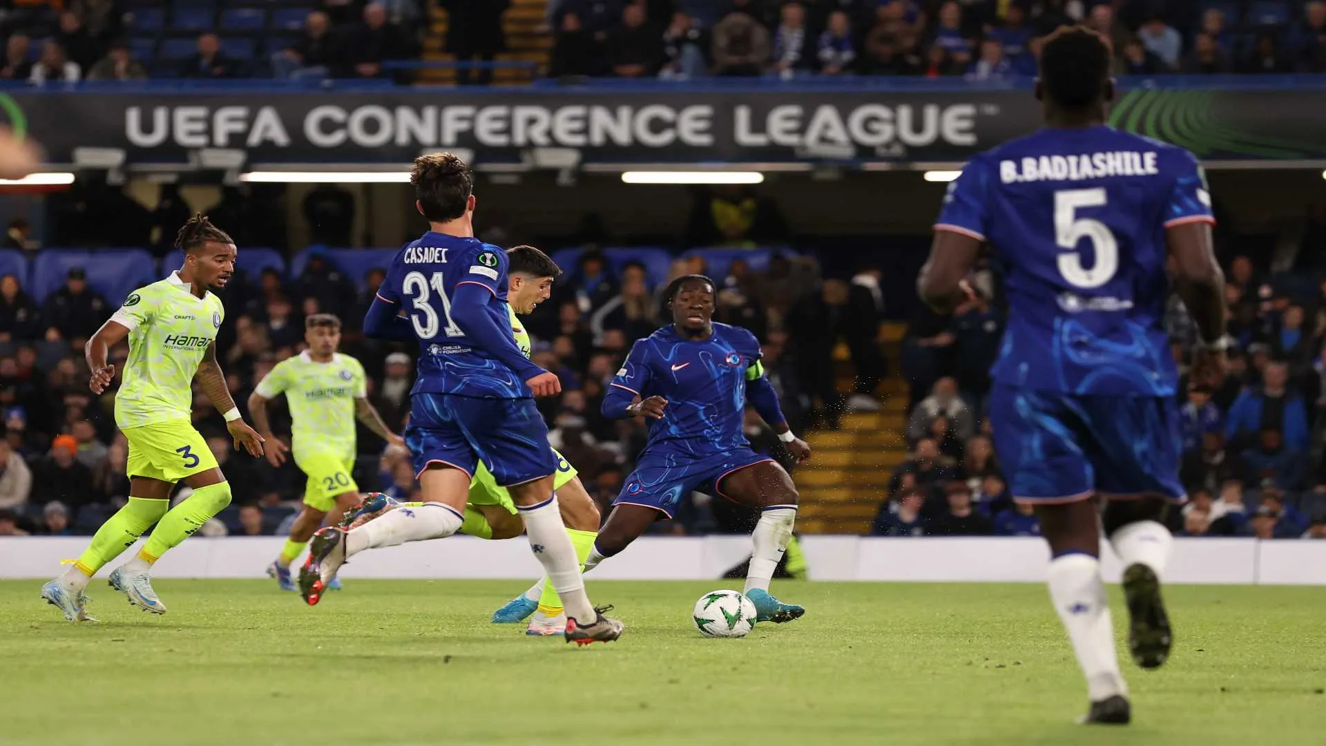Chelsea vence o Gent em sua estreia na Conference League