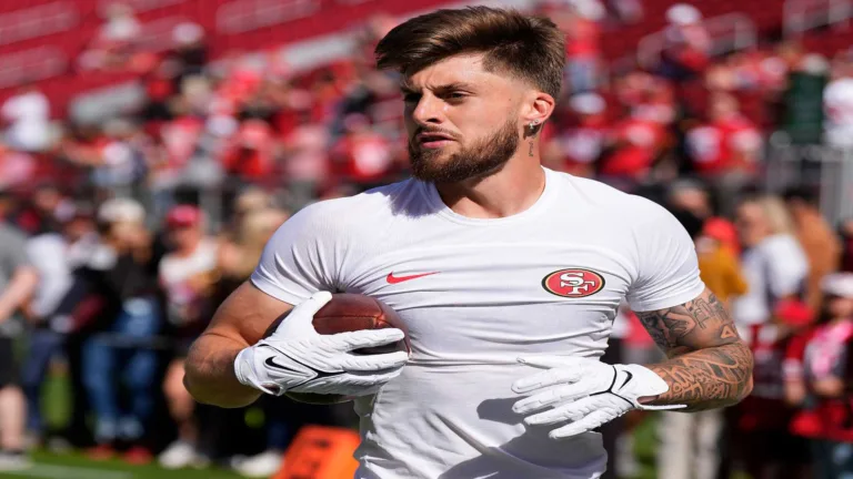 NFL: Ricky Pearsall, do 49ers, estreia 50 dias após ser baleado