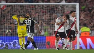 Atlético-MG empata com River Plate e garante vaga na final da Libertadores