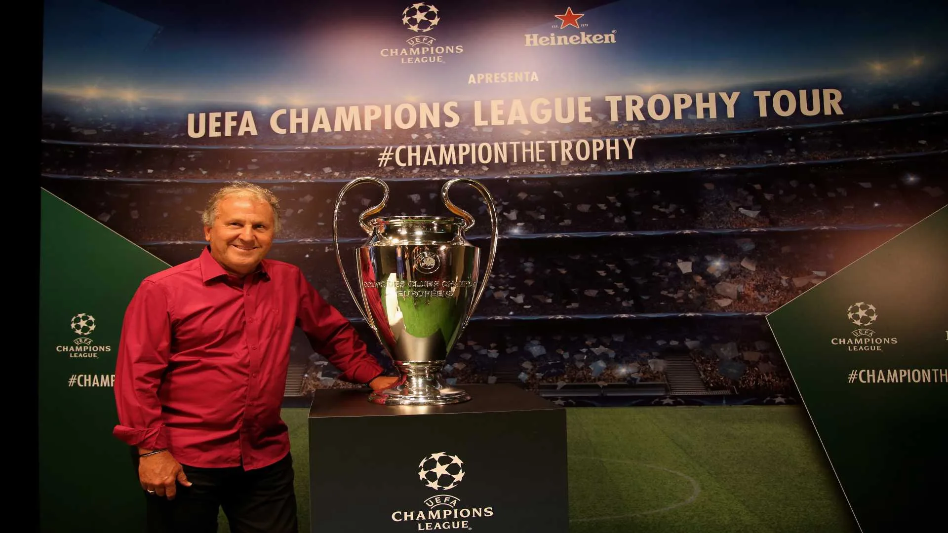 Zico, ídolo do Flamengo, agradece por homenagem em série animada