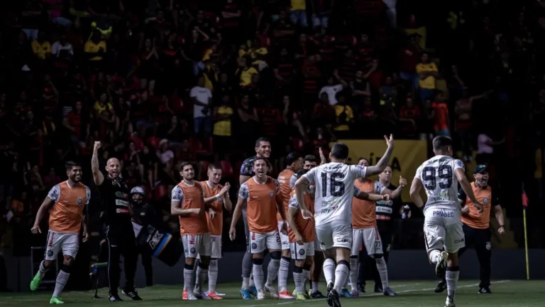 Goiás x Operário-PR: onde assistir ao jogo do Brasileirão Série B