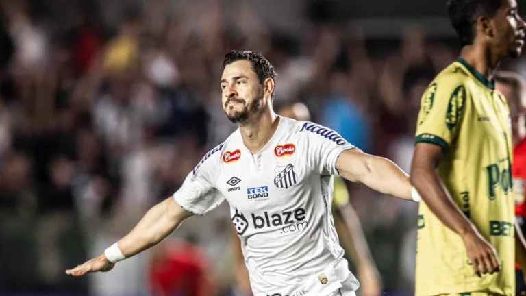 Com sufoco, Santos vence o Mirassol e assume liderança do Brasileirão Série B