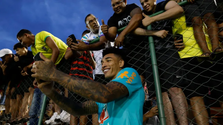 Igor Jesus, do Botafogo, revela detalhes de “conversa” com Dorival