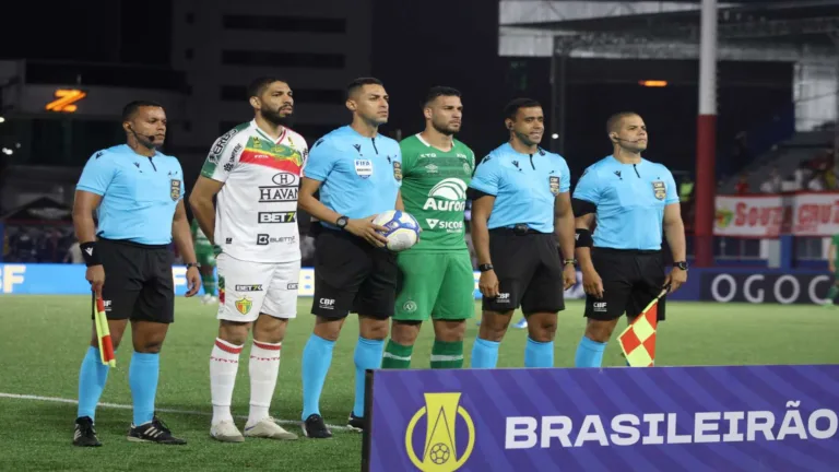 Chapecoense respira ao vencer o Brusque pelo Brasileirão Série B