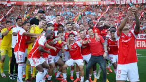 Internacional tem 2 desfalques contra o Flamengo pelo Brasileirão