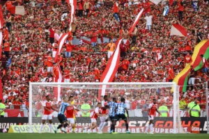 Internacional vence o Grêmio no Brasileirão Série A e encosta no Z-4 