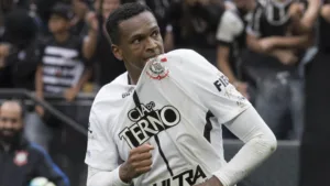 Jô, ex-Corinthians, elege melhor goleiro e craque “inexplicável” do futebol brasileiro