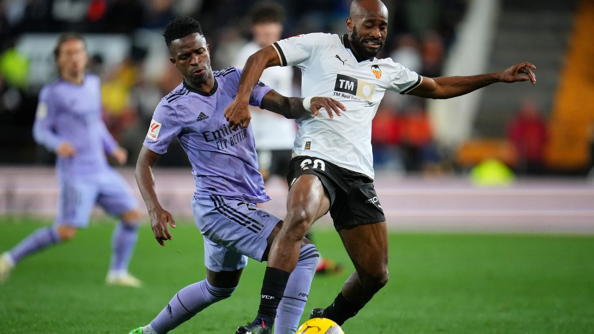 LaLiga pede adiamento de Valencia x Real Madrid após enchentes