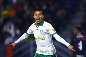 Atacante do Palmeiras, Lázaro tem contrato de empréstimo até o fim do ano e não sabe se segue no clube em 2025  