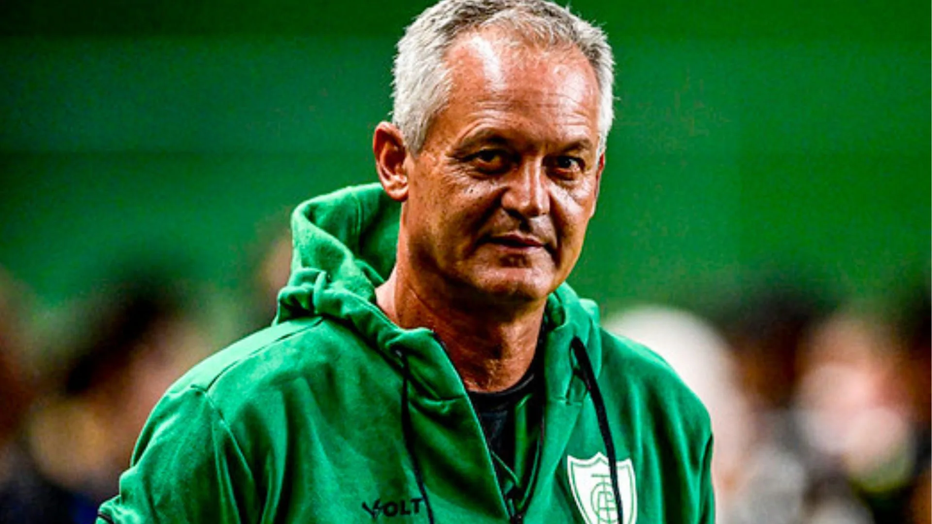 Técnico do América-MG, Lisca provoca torcedores do Sport e xinga o presidente do clube pernambucano