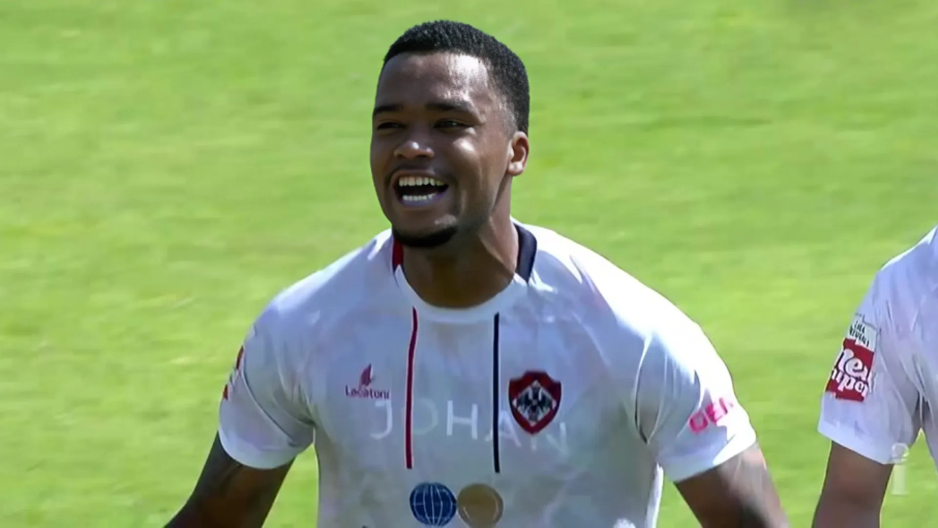 Zagueiro de time europeu revela dica que recebeu de Tonhão, ex-Palmeiras