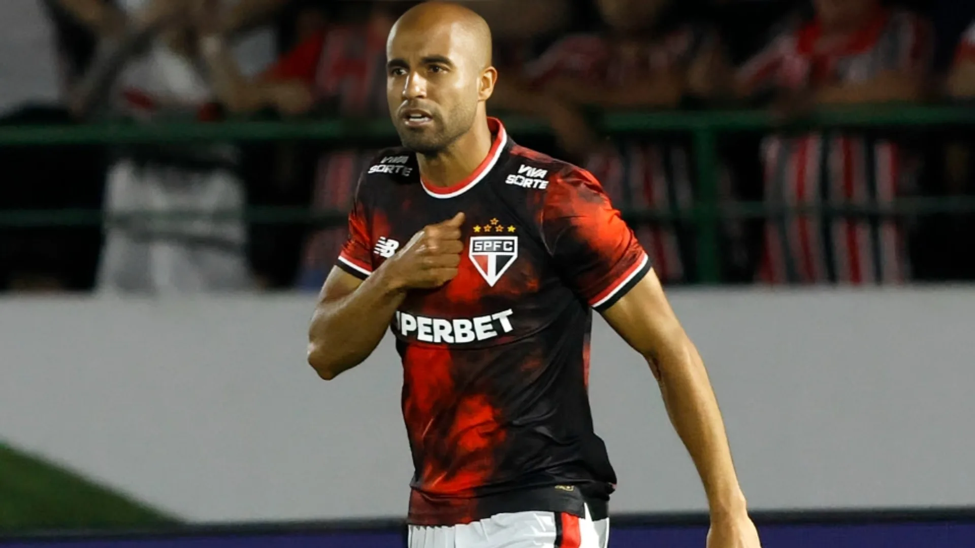 Torcedores do São Paulo reagem após desabafo de Lucas Moura