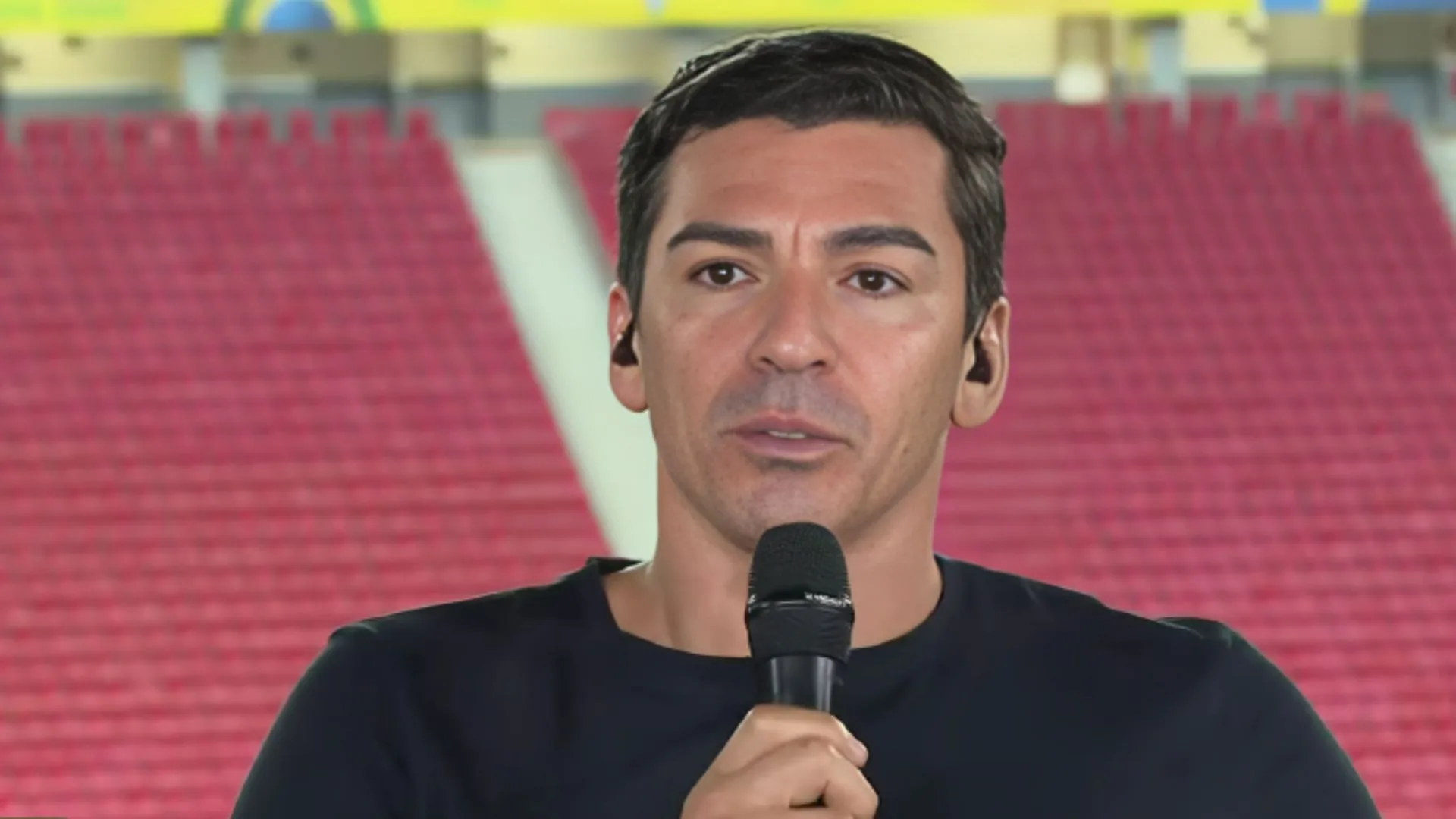 Lucio defende jogador criticado na seleção brasileira: “Fantástico”