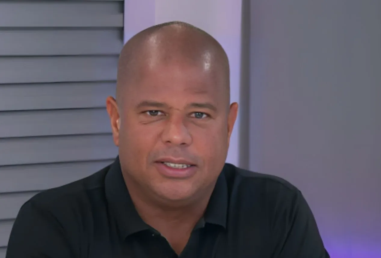 Ídolo do Corinthians dispara contra Memphis Depay e critica postura: “estava acabado para o futebol”