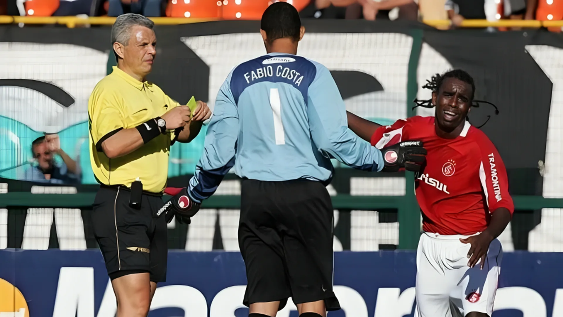 Lucas Collar e Vessoni divergem sobre polêmicas de arbitragem envolvendo Corinthians, Internacional e Grêmio: “Se fazem de coitados”