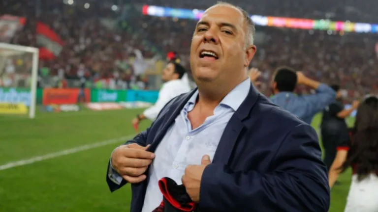 Marcos Braz, vice de futebol do Flamengo, confirma saída do cargo