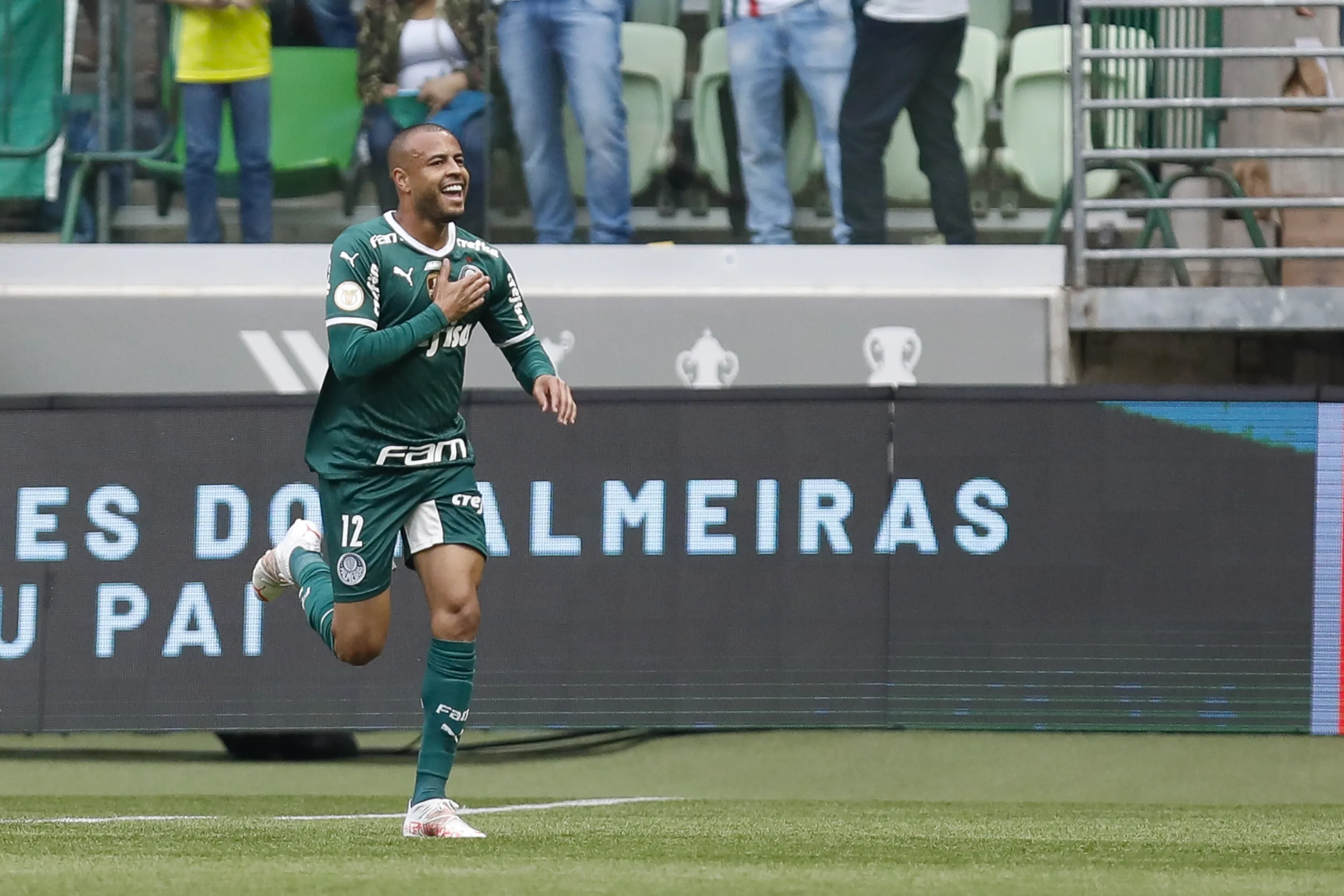 Sormani revela novidades sobre a permanência de Mayke no Palmeiras: “Santos não vai pagar nenhum tostão nele”