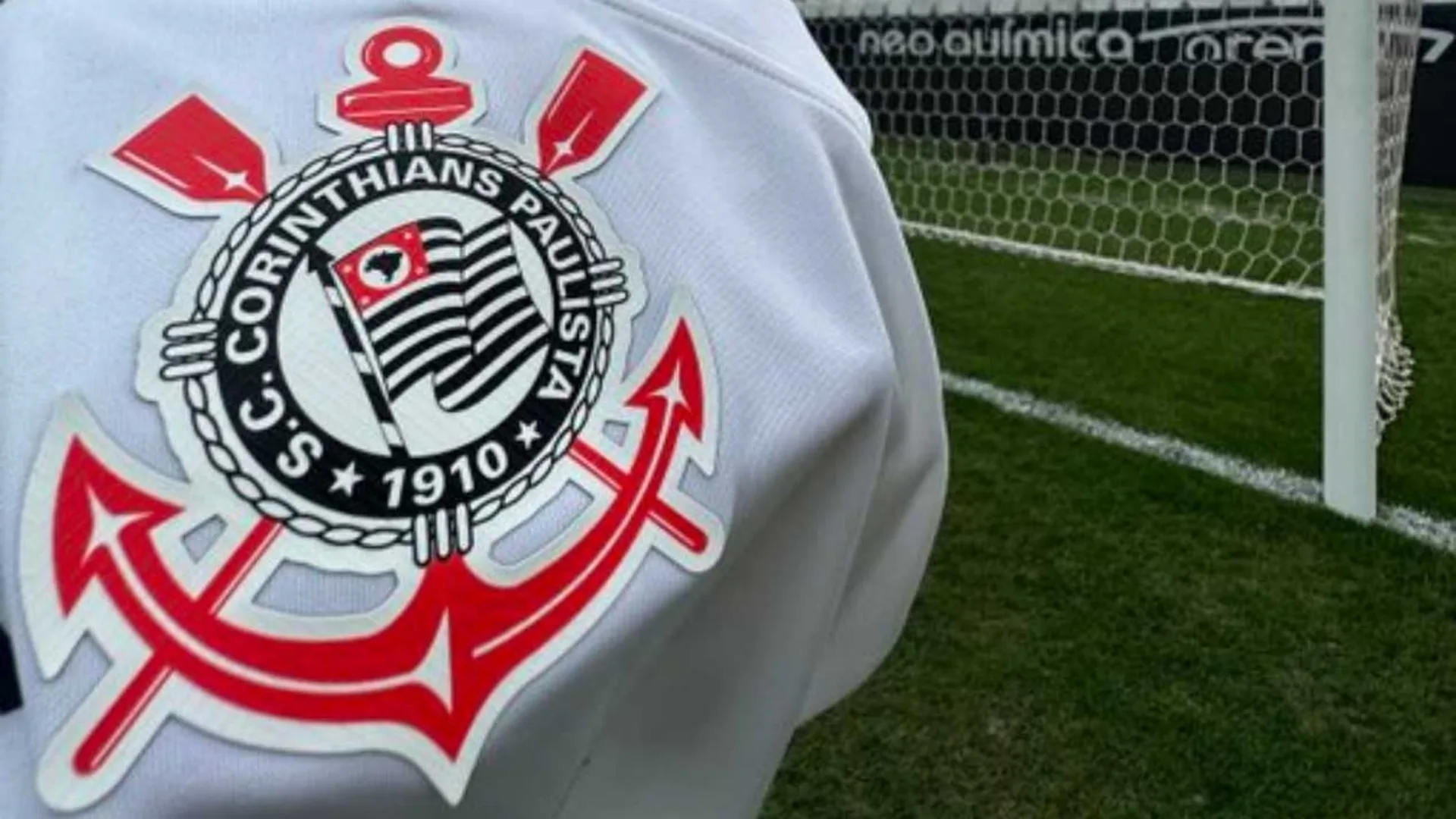 Mauro Naves escala o melhor Corinthians de todos os tempos