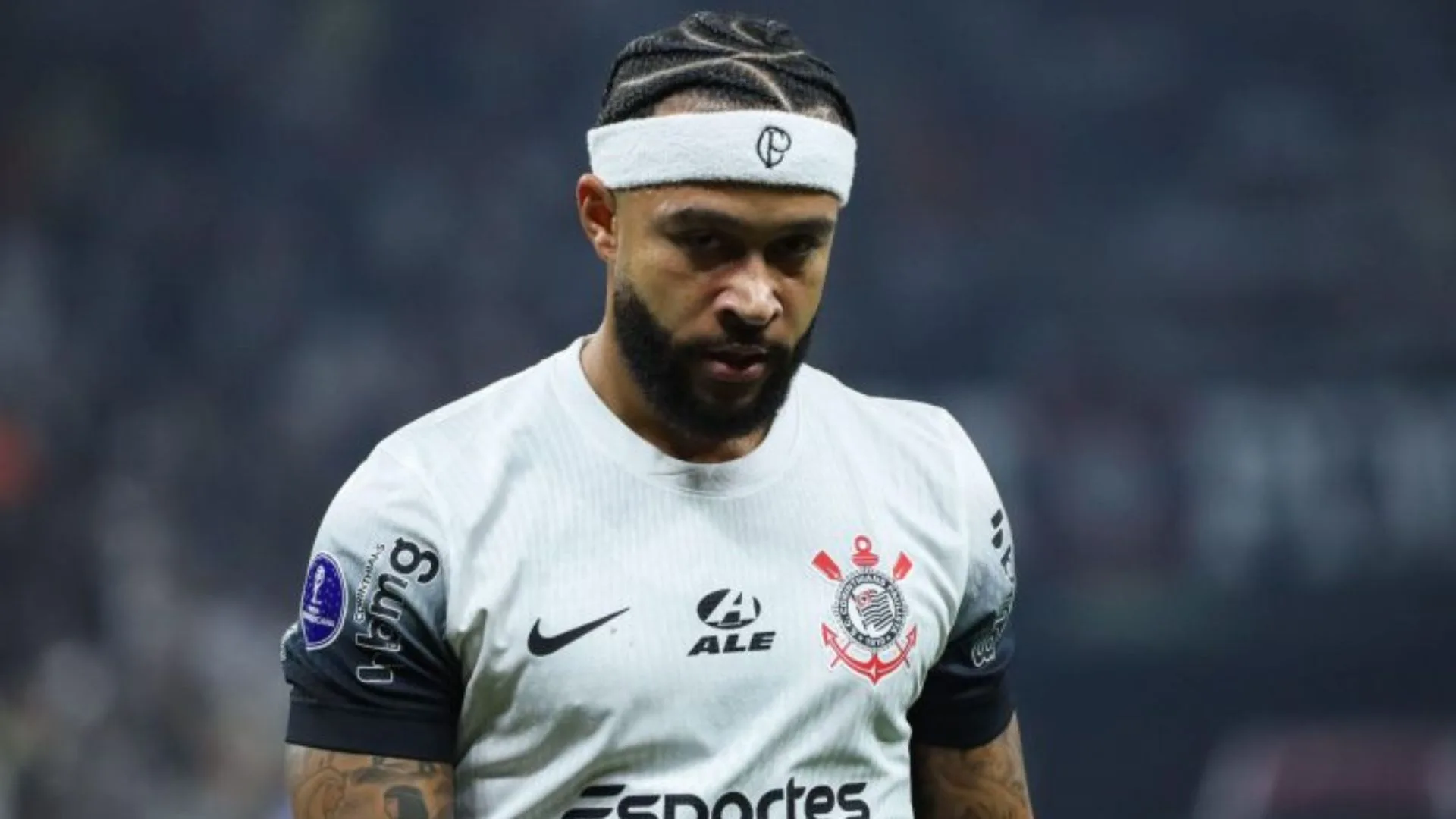 Corinthians pode perder Memphis e mais 11 contra o Palmeiras; veja pendurados