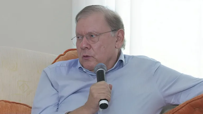 Milton Neves alfineta técnico ‘chato’ do futebol brasileiro: “Ninguém entende”