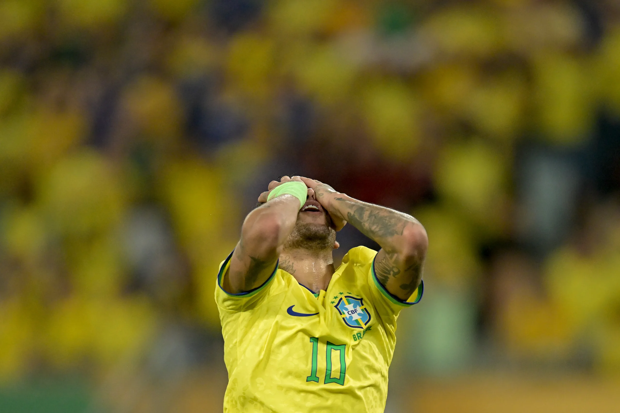 Neymar completa um ano fora por grave lesão e seleção brasileira sente ausência