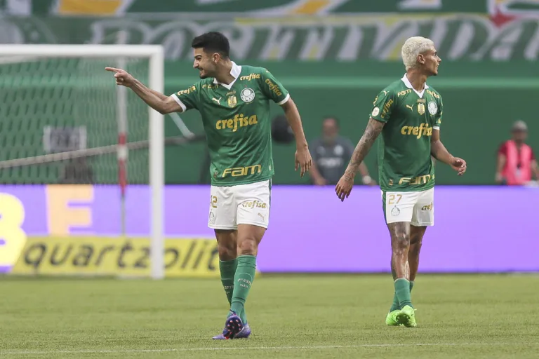 Rômulo completa seis meses de clube, Mayke recuperado de contusão, time perto de igualar sequência invicta no Brasileirão: veja as notícias do Palmeiras hoje (11)