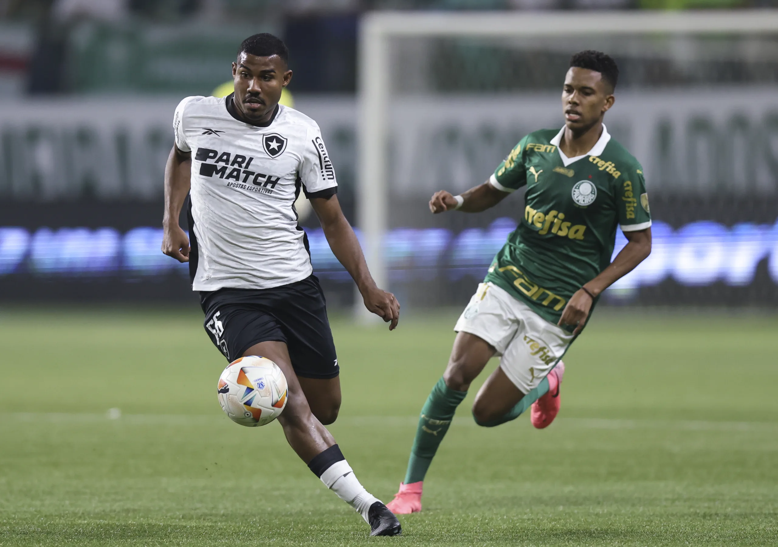 Palmeiras tem distância menor do Botafogo do que no Brasileirão de 2023 na mesma rodada