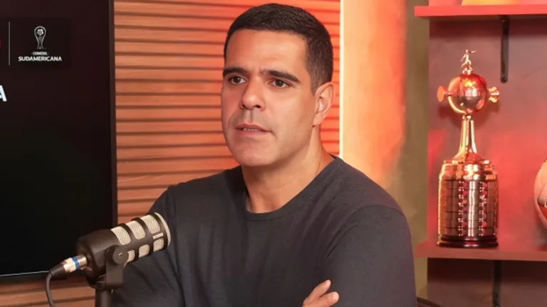 Paulo Andrade elege camisa 10 que tem a ‘cara’ da Libertadores: “Categoria e classe”